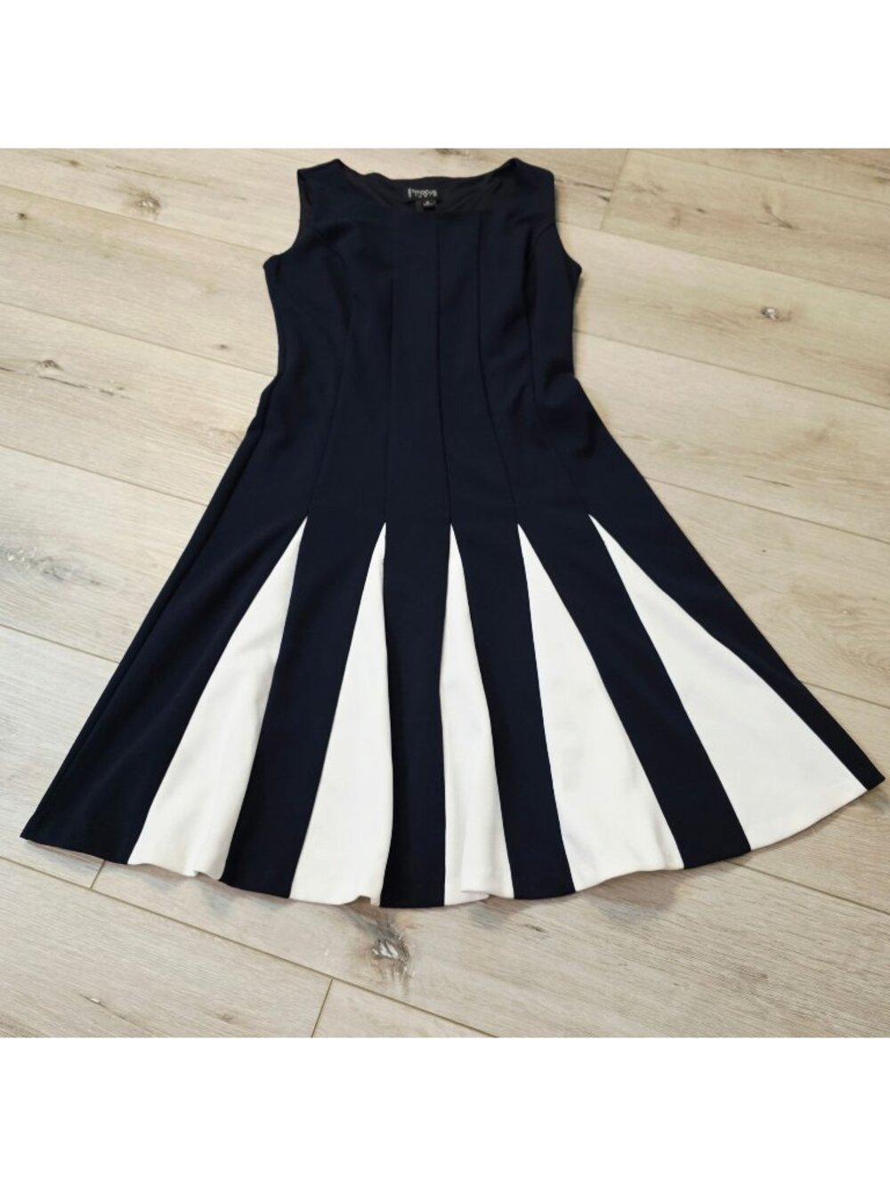 Navy Blue White Godet Pleated Fit Flare Sz 4 Dress Classic Nautical Preppy Retro